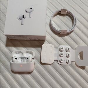 Apple White Wireless Earbuds with Accessories